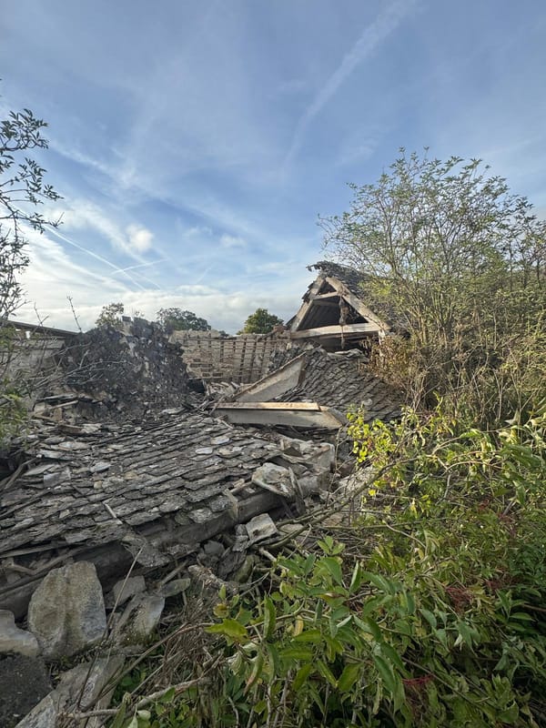 Grade 2 listed building in Sherborne collapses!
